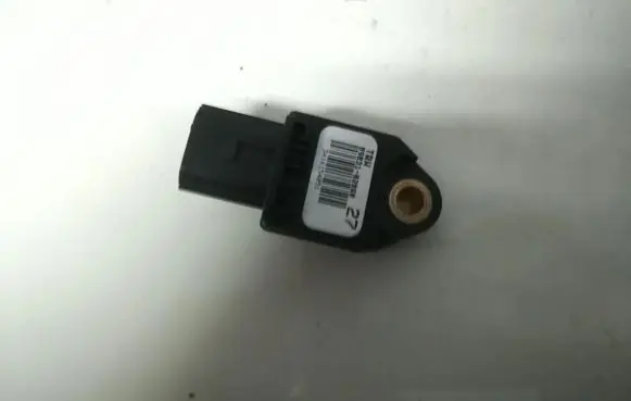 Toyota Auris 150 Airbag deployment crash/impact sensor 8983102060 89831-02060