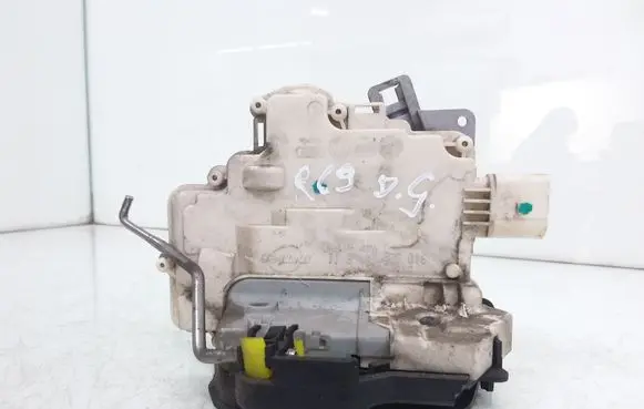 Audi A3 S3 A3 Sportback 8P Rear door lock 4F0839016