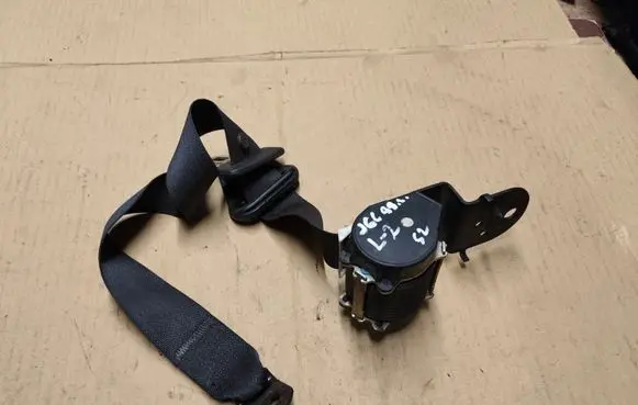 Jeep Grand Cherokee (WJ) Rear seatbelt P55116455AD