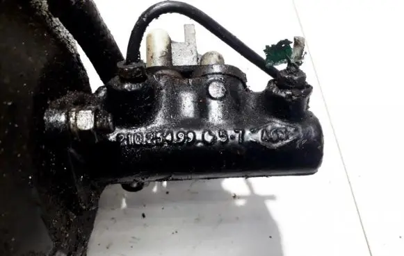 Renault Megane I Master brake cylinder 21025499