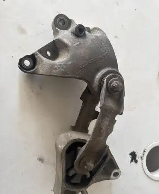 Mercedes-Benz B W246 W242 Engine mounting bracket A2462401109