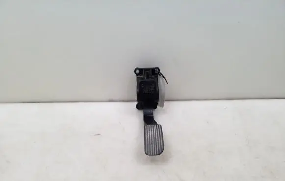 Mercedes-Benz Sprinter W906 Accelerator throttle pedal A9063000404