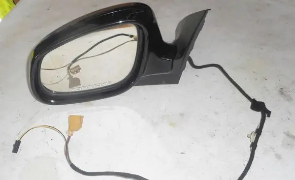 Front door electric wing mirror