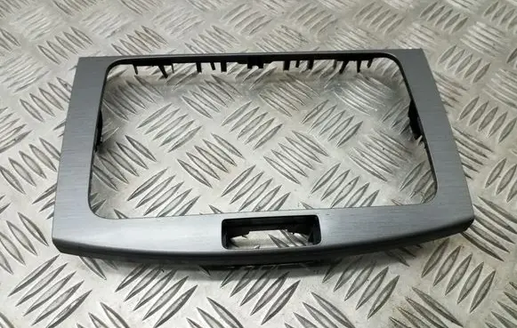 Volkswagen PASSAT B7 Radio/GPS head unit trim 3AA858069F