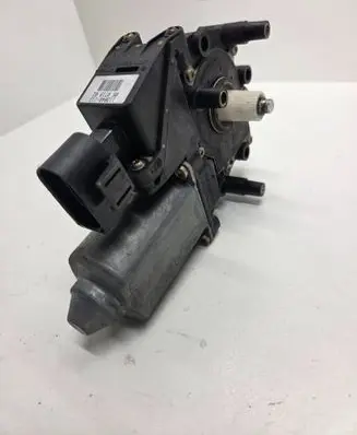 Audi A4 S4 B5 8D Front door window regulator motor 8D0959801