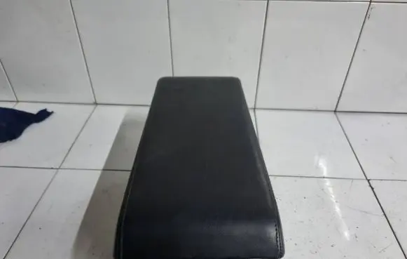Jaguar XJ X300 Armrest 22560ZR16 22555ZR16 25545ZR1