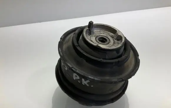 Mercedes-Benz CLK A209 C209 Engine mount bracket
