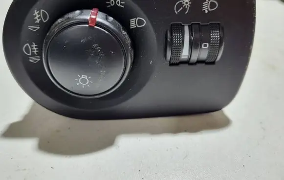 Seat Altea Headlight level height control switch 5P0919094A 04059610 12A208
