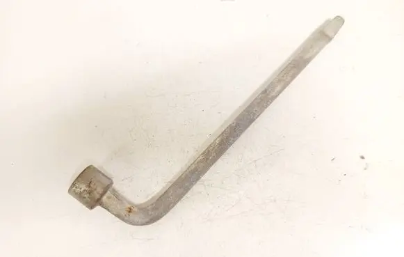 Subaru Outback Wheel nut wrench 