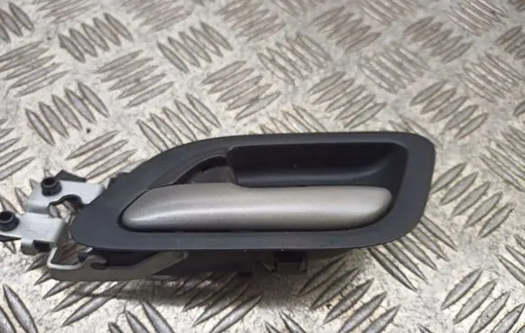 Honda FR-V Front door interior handle 