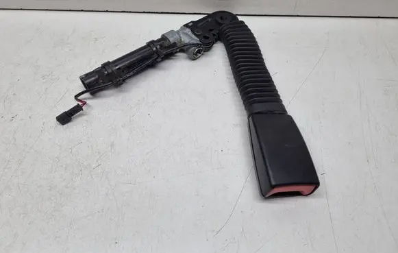 BMW 5 F10 F11 Front seatbelt buckle 6157964