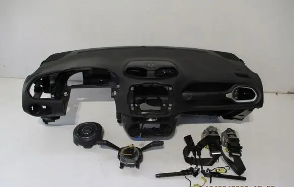 Jeep Renegade Radio/GPS head unit trim 