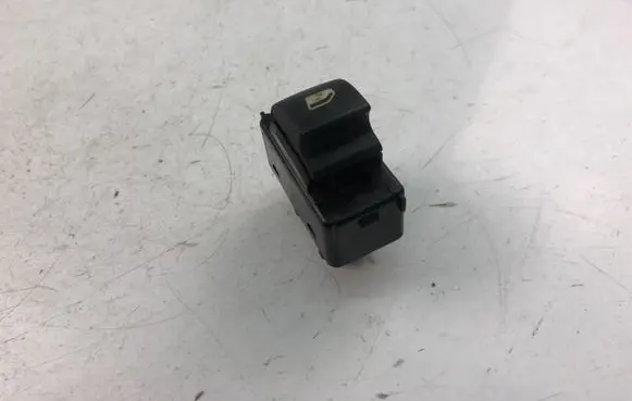 Peugeot Partner Electric window control switch 96624231
