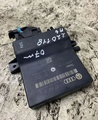 Audi A6 S6 C6 4F Gateway control module 4L0907468