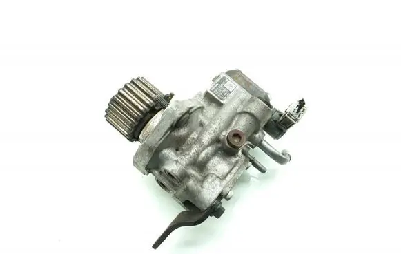 Volvo V40 Fuel injection high pressure pump 31432135