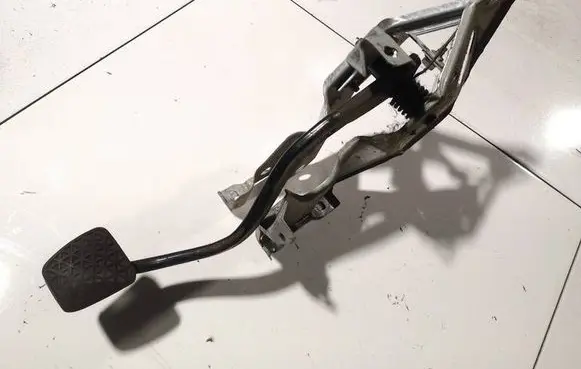 Opel Astra G Brake pedal 