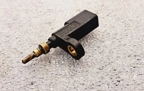 Skoda Fabia Mk2 (5J) Coolant temperature sensor 03F919501A