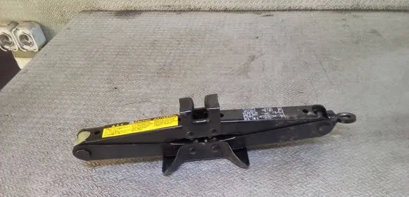Toyota Avensis T250 Lift Jack 0911105010