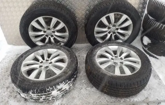 KIA Sorento R18 alloy rim 