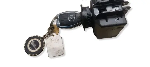 Mercedes-Benz C AMG W204 Ignition lock A2079057101
