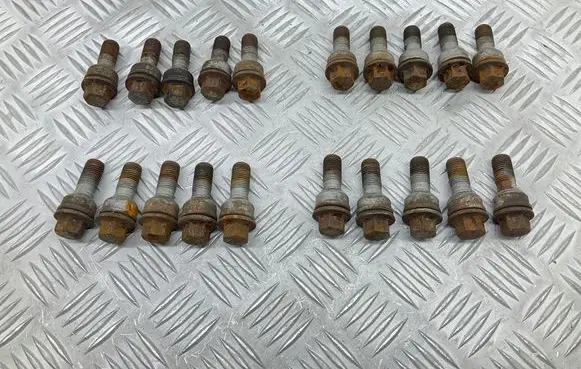 Audi Q3 8U Nuts/bolts 