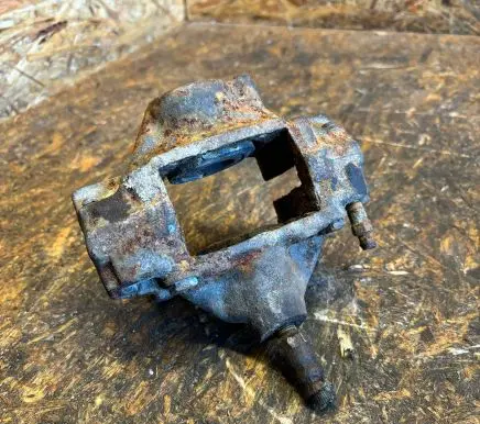 Mercedes-Benz E W124 Rear brake caliper