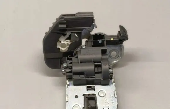 Audi A6 C7 Tailgate/trunk/boot lock/catch/latch 4H0827505