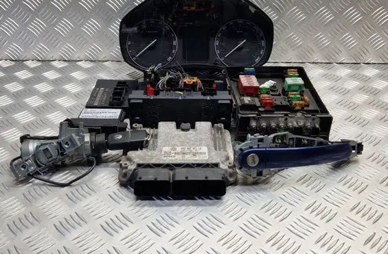 Skoda Octavia Mk2 (1Z) Engine ECU kit and lock set 03G906021LB 0281013238 1Z0920854D