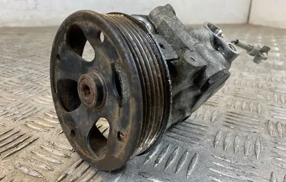 Subaru Legacy Power steering pump 