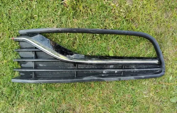 Volkswagen Polo V 6R Front fog light trim/grill 6C0853665D 5239772
