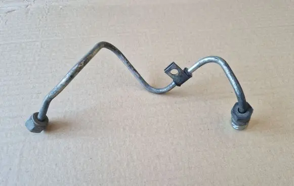 Mitsubishi L200 Fuel injector supply line/pipe 
