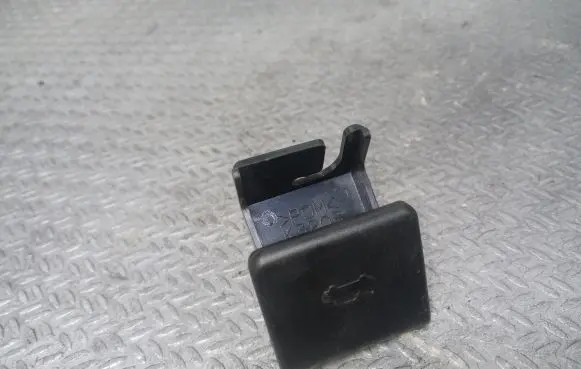 Mazda CX-7 Engine bonnet (hood) release handle K3203