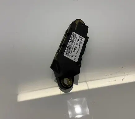 Mercedes-Benz E W211 Airbag deployment crash/impact sensor 0018209126 A0018209126