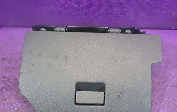 Opel Astra G Glove box