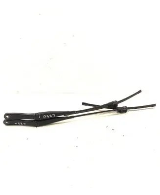 Opel Astra H Front wiper blade arm 13111220