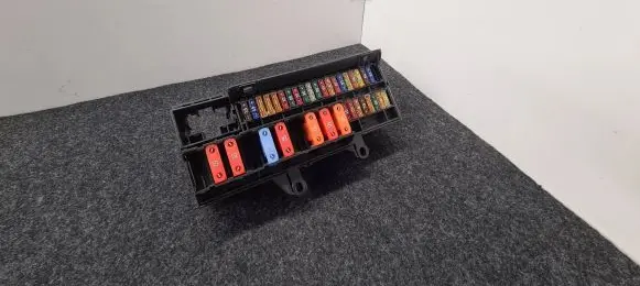 BMW 7 E65 E66 Fuse module 6900582