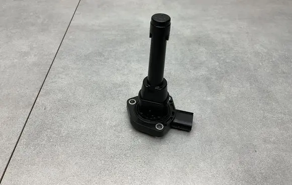 BMW X3M F97 Oil level sensor 8638758