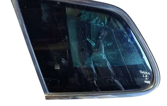 Volkswagen Touareg II Rear side window 7P6845297B 43R002092 E000255