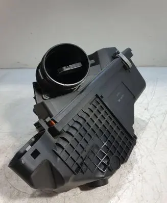 BMW 3 E90 E91 Air filter box 7811904 7668861 LP156103