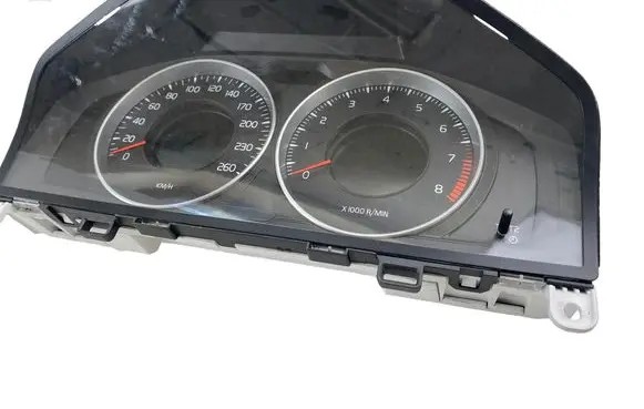 Volvo V70 Speedometer (instrument cluster) 31343322AA