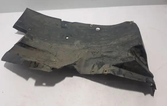 Front wheel arch liner splash guards