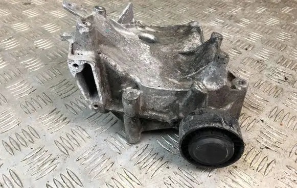 Mercedes-Benz C W205 Generator/alternator bracket A6512340339