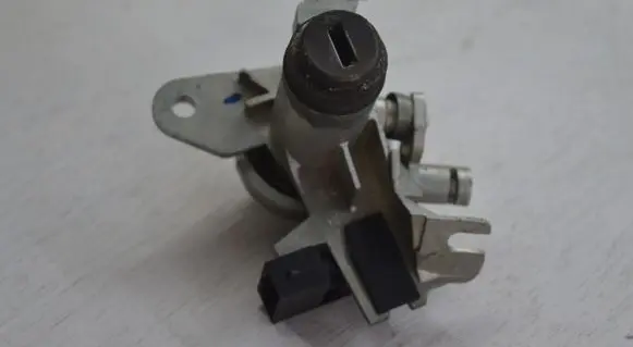 Audi A6 S6 C6 4F Tailgate exterior lock 8E0827573