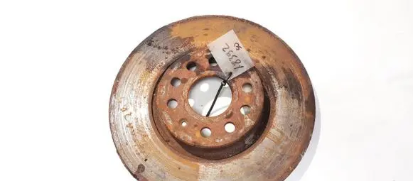 Volkswagen PASSAT B6 Front brake disc ventiliuojamas