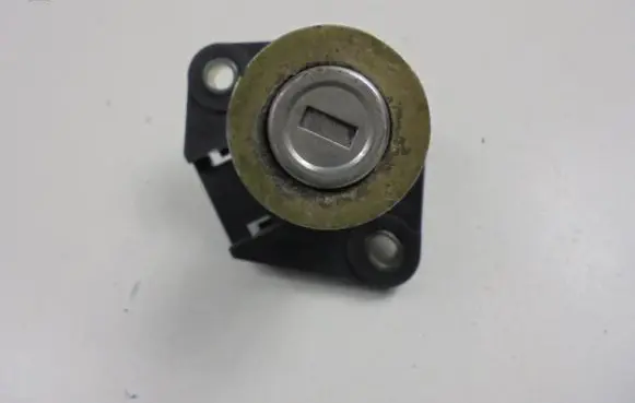Saab 9-5 Front door lock (next to the handle) 