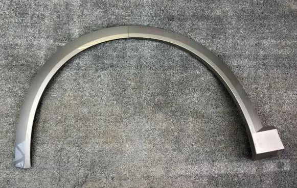Audi e-tron Front arch trim 4KE853717 L762 4KE853717A