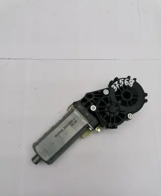Volkswagen PASSAT B6 Seat adjustment motor 0390203224
