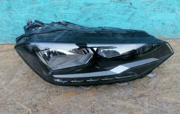 Volkswagen Golf Sportsvan Headlight/headlamp