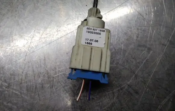 Volkswagen Transporter - Caravelle T5 Brake pedal sensor switch 8E0927189B
