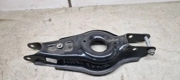 Tesla Model 3 Coil spring/strut mount 1044451